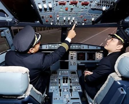 Vingroup enters aviation sector with pilot training school