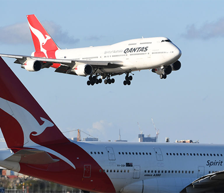 Qantas delays international return until end of October