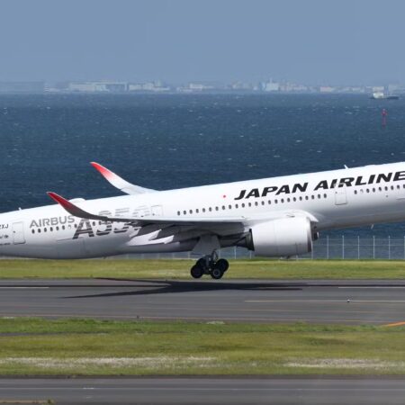 Japan Airlines Signs Order For 20 Airbus A350-900 and 11 A321neo At Farnborough