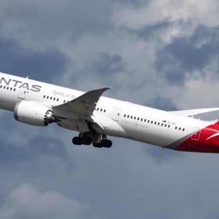 Double-Detour: Qantas Flight From New York JFK To Auckland Diverts To Fiji And Sydney Due To Fog